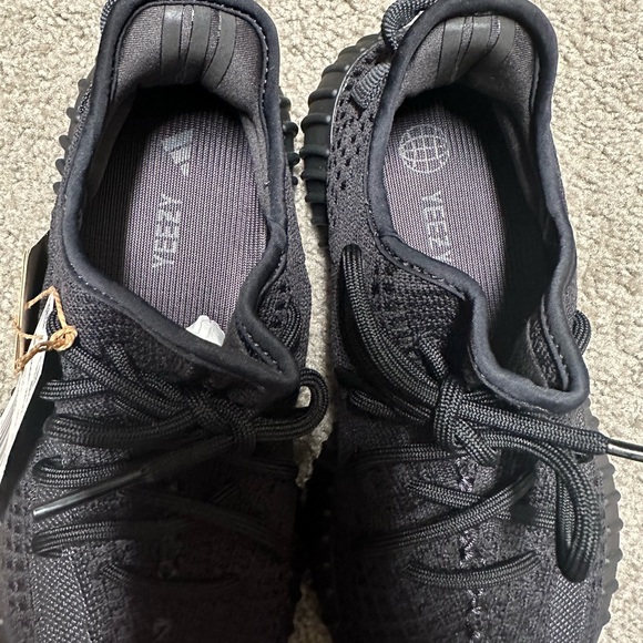 Yeezy Boost 350 - Picture 4 of 5